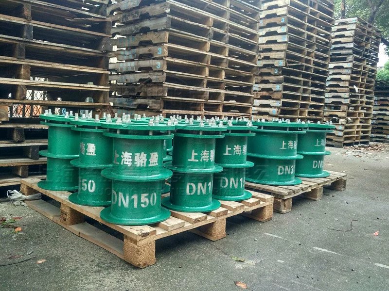 <a href=http://www.m.grwfg.com target=_blank class=infotextkey>柔性防水套管</a>防水層被破壞的原因