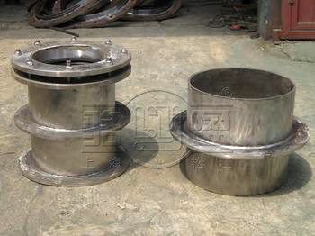 不銹鋼柔性防水套管和<a href=http://www.m.grwfg.com target=_blank class=infotextkey>剛性防水套管</a>